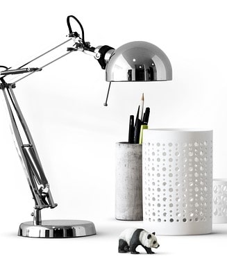 Swing arm desk lamp